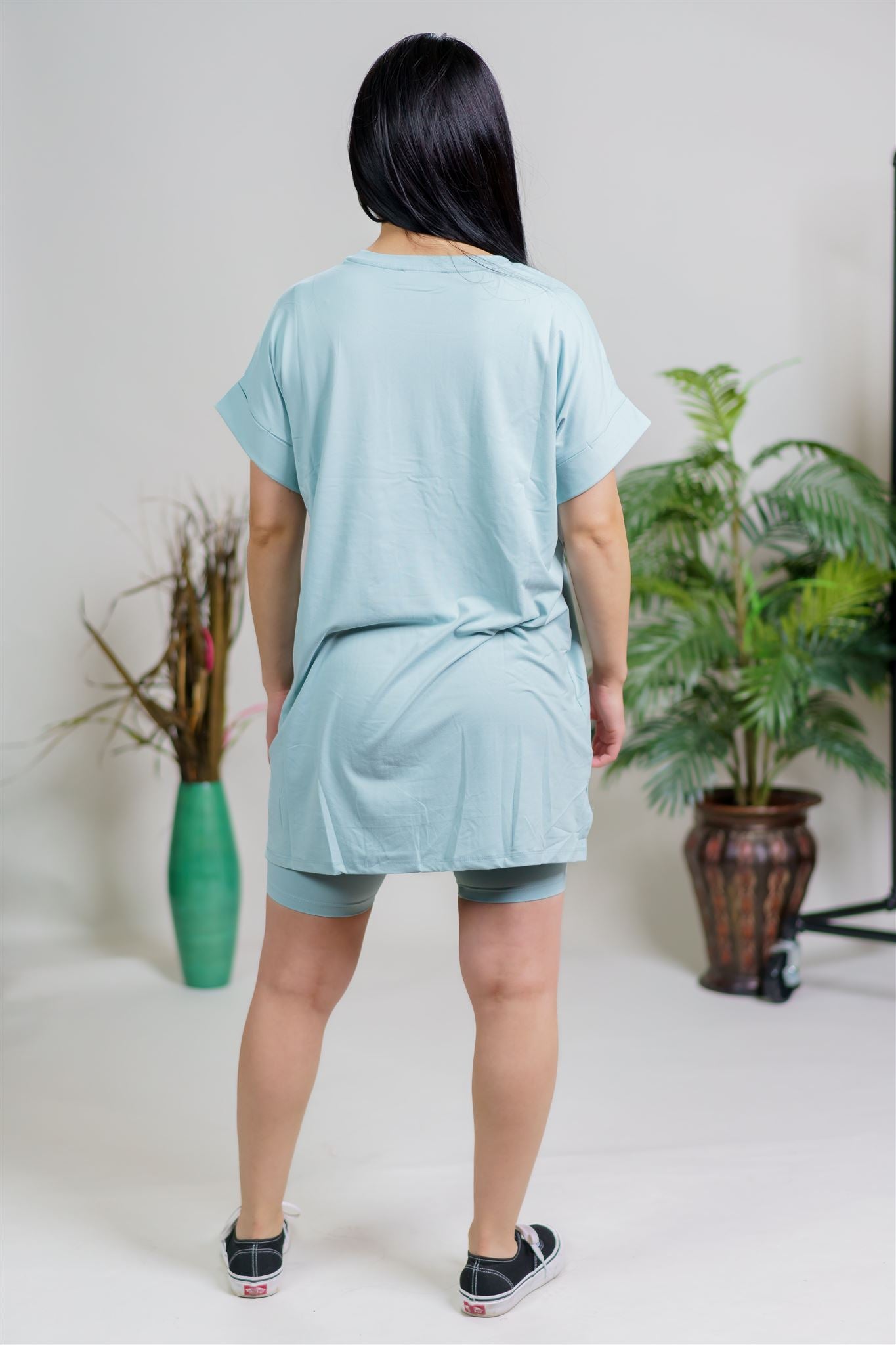 SLEEK ROUND NECK BIKER SHORTS SET